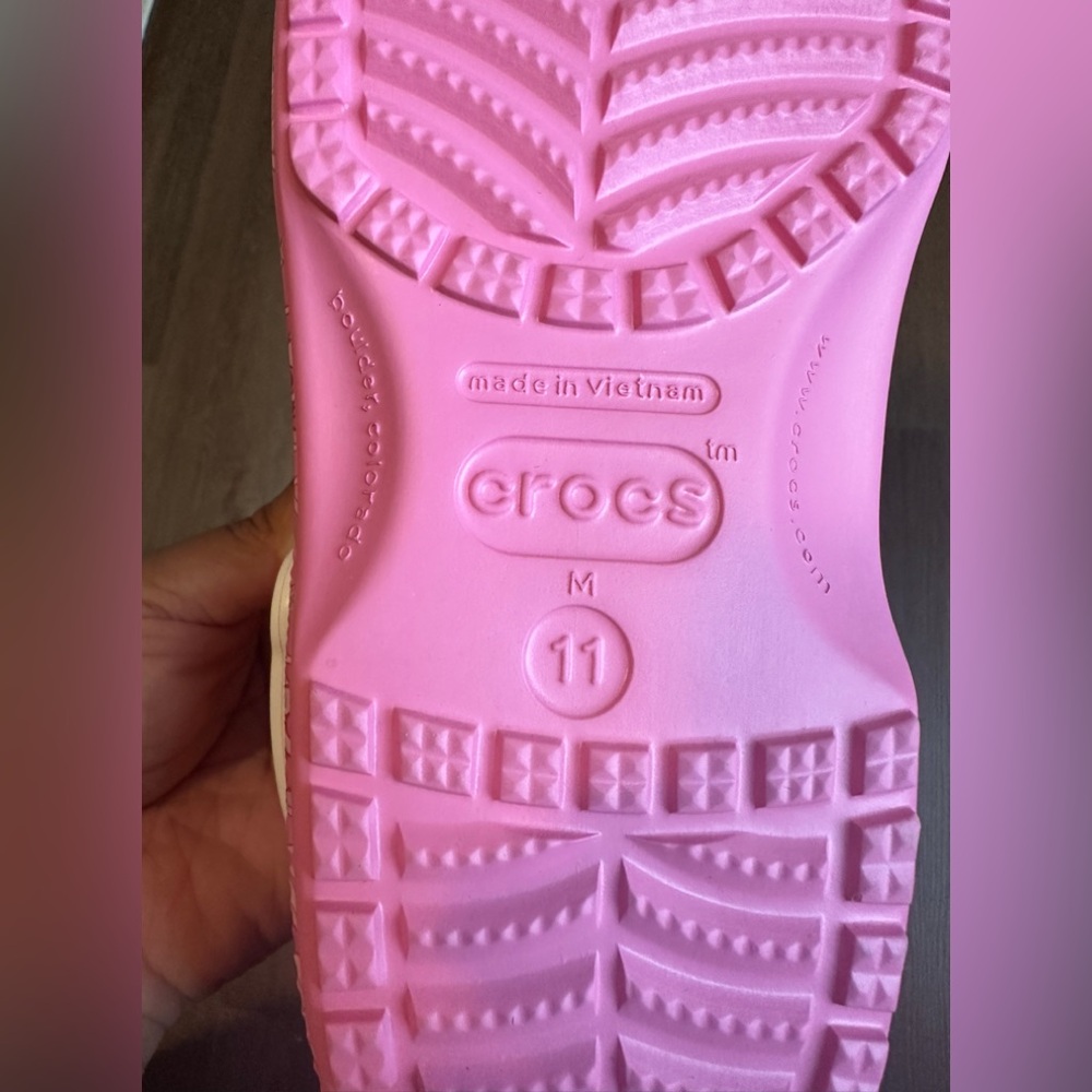 CROCS hello kitty classic clog - Picture 9 of 10